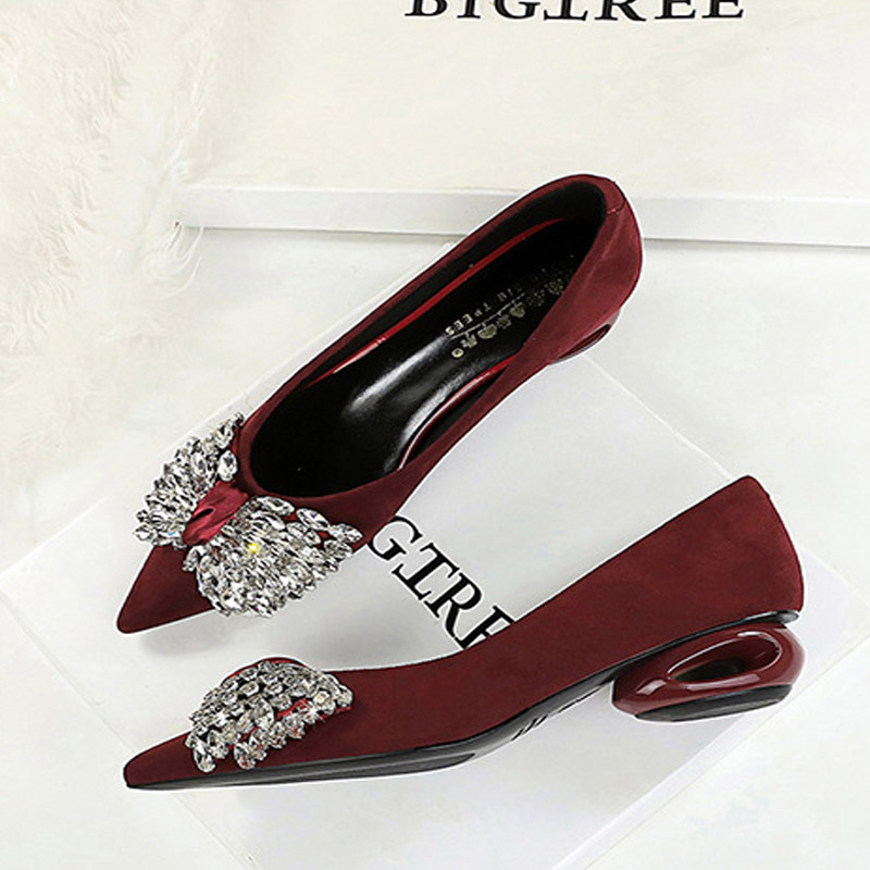 Women'S Shoes - حذاء نسائي بكعب منخفض بتصميم هندسي