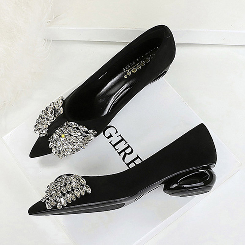 حذاء نسائي بكعب منخفض بتصميم ه - مراجعة Women'S Shoes وسعره